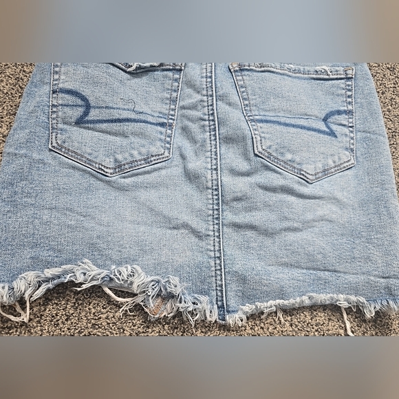 American Eagle Super Stretch Curvy High Rise Mini Denim Skirt Light Blue Size 2 - Picture 4 of 12